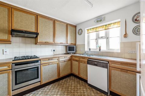 34 The Murreys, Ashtead, KT21 2LU