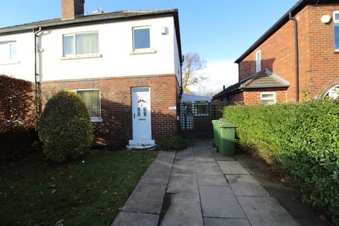 3 bedroom semi-detached house to rent, Denby Dale Road, Wakefield