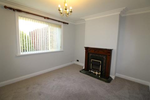 3 bedroom semi-detached house to rent, Denby Dale Road, Wakefield