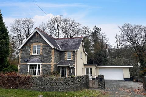 4 bedroom detached house for sale, Llandovery, Carmarthenshire.