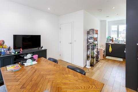 28 Prospect Row, London, E15 1FX