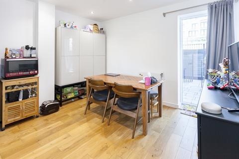 28 Prospect Row, London, E15 1FX