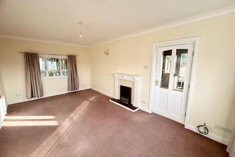 4 bedroom detached house to rent, Tower Gardens, Halifax