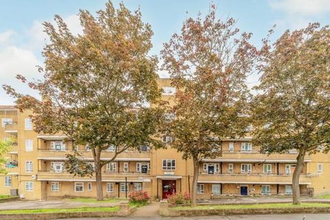 2 bedroom flat for sale, 20 Kinsey House, Kingswood Estate, London, SE21