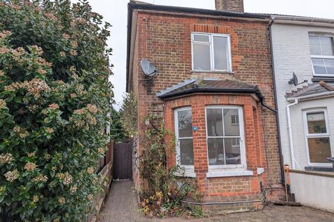 3 bedroom semi-detached house to rent, Josephs Road, Guildford GU1