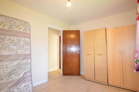 1 bedroom flat to rent, Victoria Road, Slough SL2 5NE