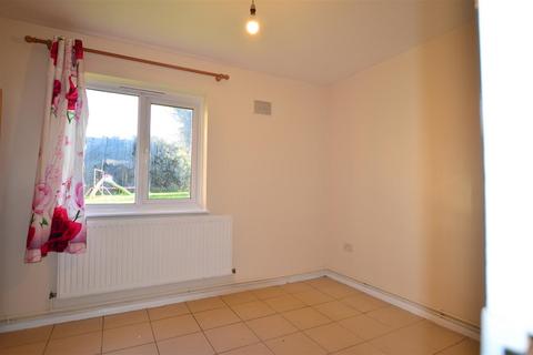 1 bedroom flat to rent, Victoria Road, Slough SL2 5NE