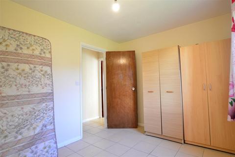 1 bedroom flat to rent, Victoria Road, Slough SL2 5NE