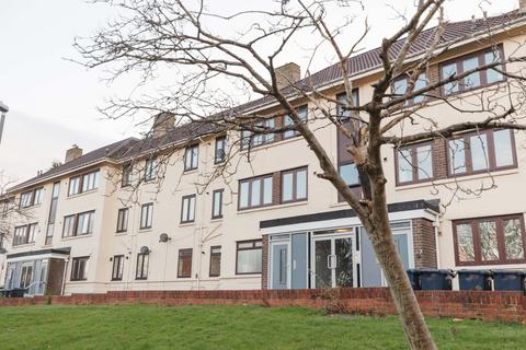 2 bedroom flat for sale, Mendip Gardens, Gateshead NE11