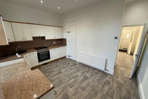 2 bedroom property to rent, Holly Street, Tottington, Bury, BL8 3EZ