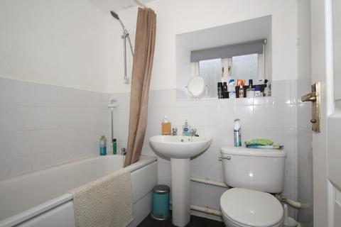 1 bedroom flat to rent, Woking GU21