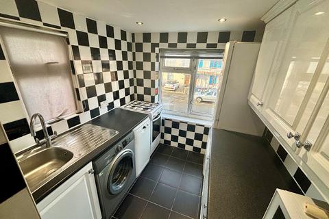 1 bedroom maisonette to rent, Rogers Road, Dagenham RM10