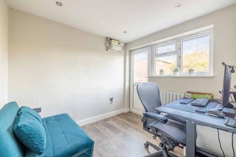 16 Heatherden Green, Iver, SL0 0PZ
