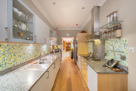 5 bedroom flat for sale, Cambridge Gate, Regents Park, London, NW1