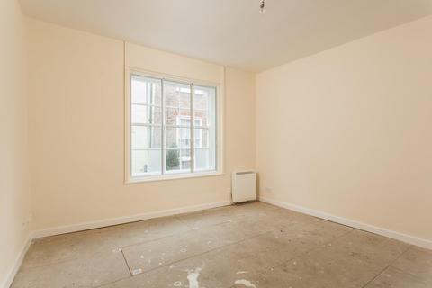 3 bedroom flat for sale, Shambles, York