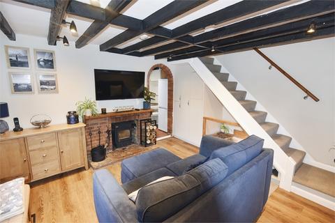 2 bedroom cottage for sale, Quainton Road, Waddesdon, Buckinghamshire.