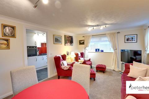 2 bedroom flat for sale, Beacon Drive, North Haven, Sunderland