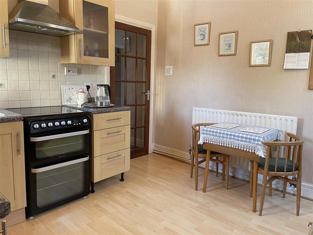 Dining kitchen