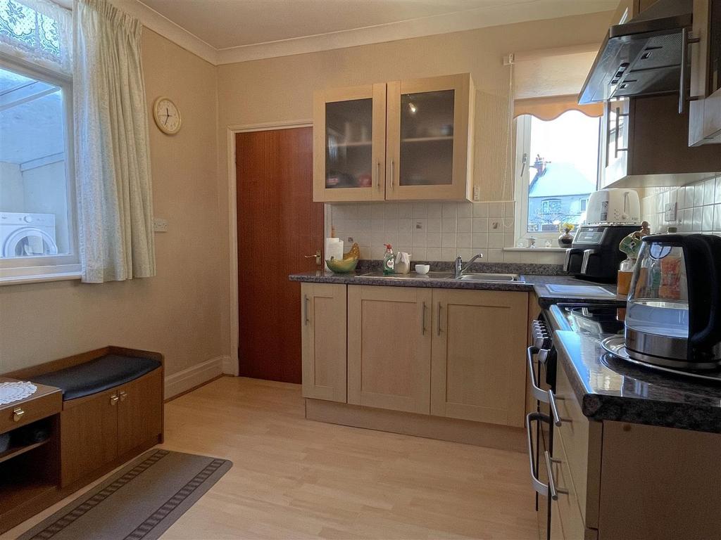 Dining kitchen