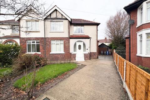 3 bedroom semi-detached house to rent, Cypress Avenue, Cleveleys