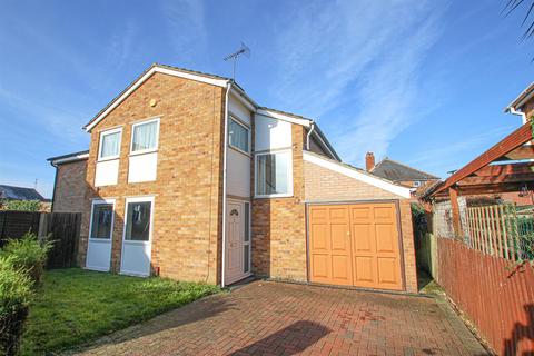 3 bedroom detached house for sale, Linton Close, Newmarket CB8