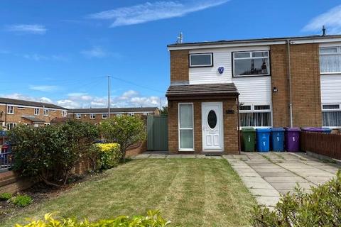 3 bedroom end of terrace house to rent, Rocastle Close, Liverpool