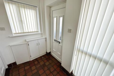 3 bedroom end of terrace house to rent, Rocastle Close, Liverpool