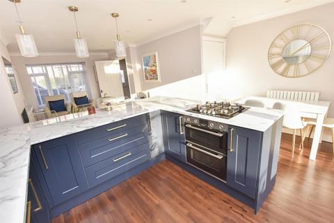 10 Bankside Close, South Woodham Ferrers, Chelmsford, CM3 5TT