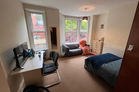 *£122pppw excluding bills* Derby Road, Nottingham NG7 1NX