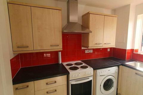 2 bedroom apartment to rent, Redford Close, Feltham, TW13