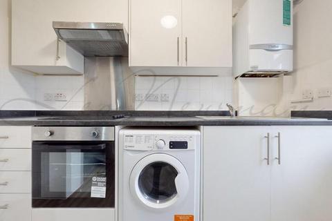 2 bedroom flat to rent, North End Road, Wembley, HA9