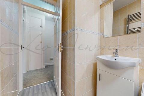2 bedroom flat to rent, North End Road, Wembley, HA9