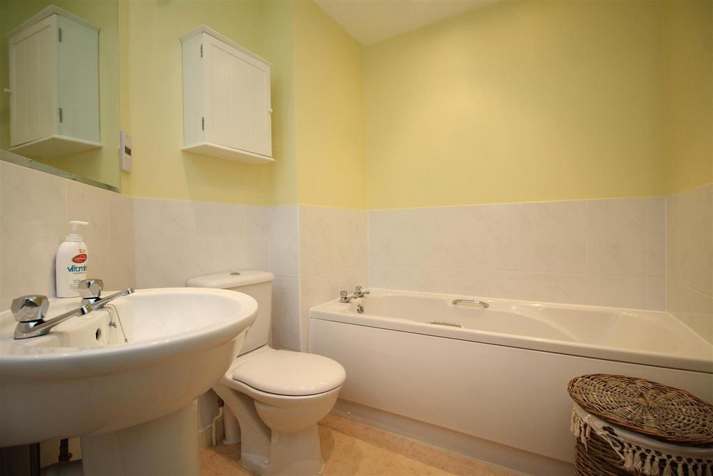 Bathroom.JPG