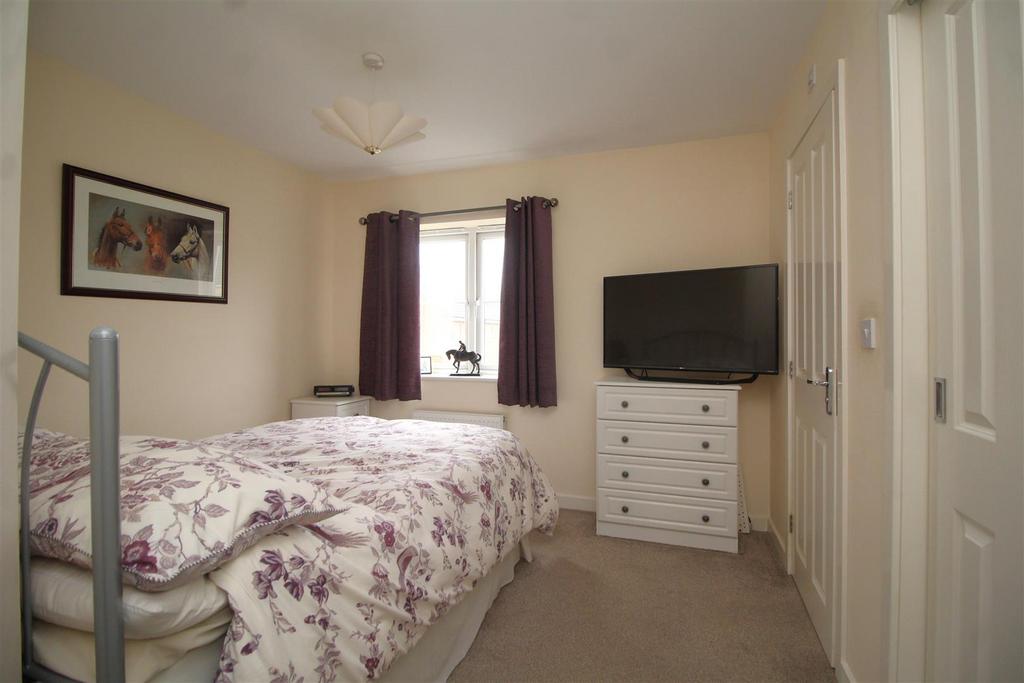 Bedroom 1 .JPG