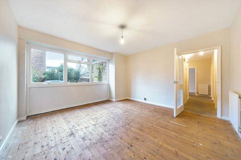 7 Link Way, Richmond, TW10 7QT