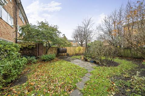 7 Link Way, Richmond, TW10 7QT