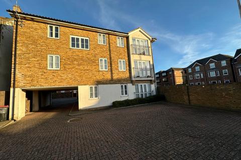 2 bedroom flat to rent, Queens Road, Sanders Court Queens Road, CT8