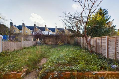 3 bedroom terraced house for sale, Chesney Crescent, New Addington