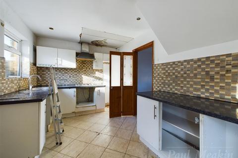 19 Chesney Crescent, New Addington, Croydon, CR0 0RN