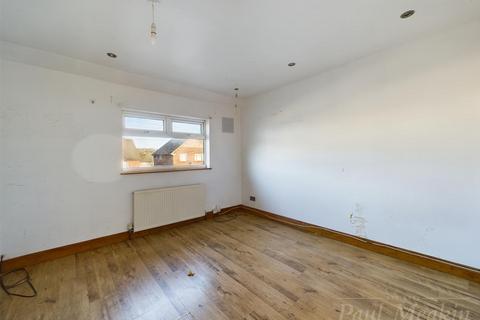 19 Chesney Crescent, New Addington, Croydon, CR0 0RN