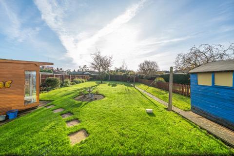 2 bedroom detached bungalow for sale, Park Avenue, Spalding, Lincolnshire, PE11