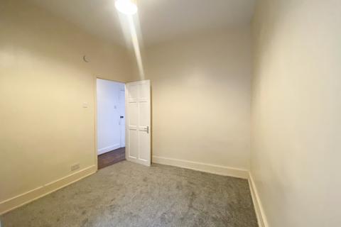 2 bedroom flat to rent, Derby Road, East Ham, E7