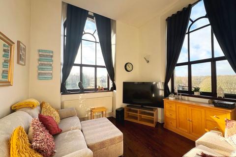 3 bedroom flat for sale, Waterside Road, Bury BL9