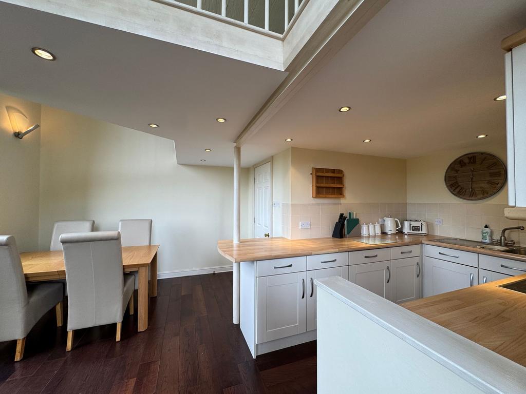 Dining/Kitchen