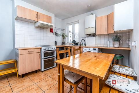 2 bedroom maisonette to rent, Chatsworth Road, Lower Clapton, Hackney, E5