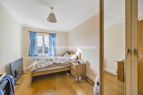 2 bedroom flat to rent, Plough Way London SE16