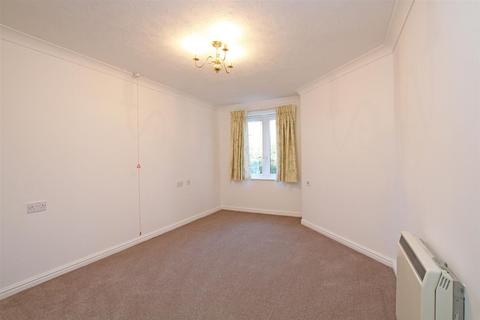 1 bedroom retirement property for sale, Stockbridge Road, Chichester, PO19