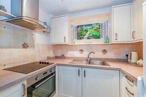 1 bedroom retirement property for sale, Stockbridge Road, Heather Court Stockbridge Road, PO19