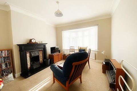 2 bedroom semi-detached bungalow for sale, Huntcliffe Gardens, Newcastle Upon Tyne