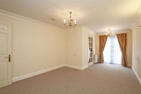 1 bedroom retirement property for sale, Deanery Close, Chichester, PO19